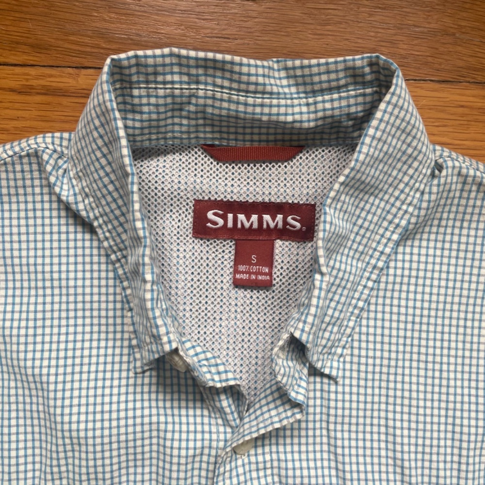 Simms Short Sleeve Button Down Fishing Shirt - Men’s Small S